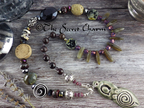 Pagan prayer beads fertility goddess necklace by The Secret Charm