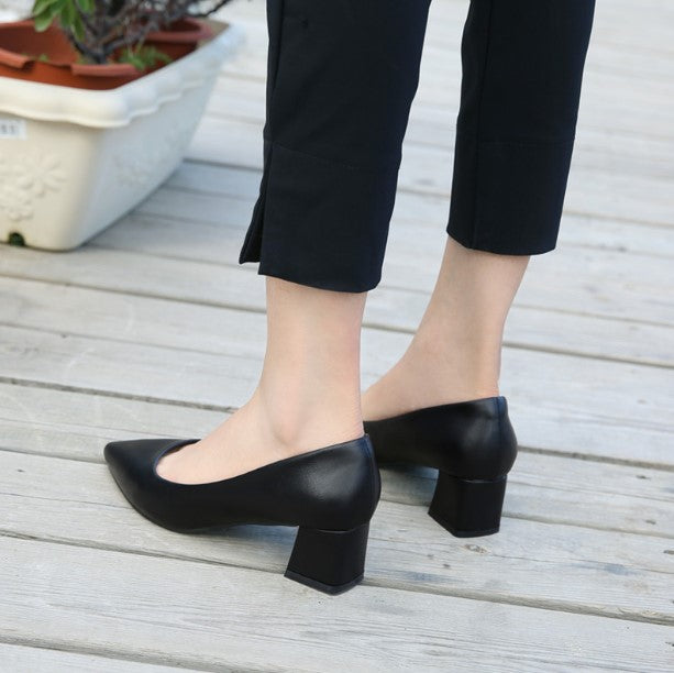 small heel pumps