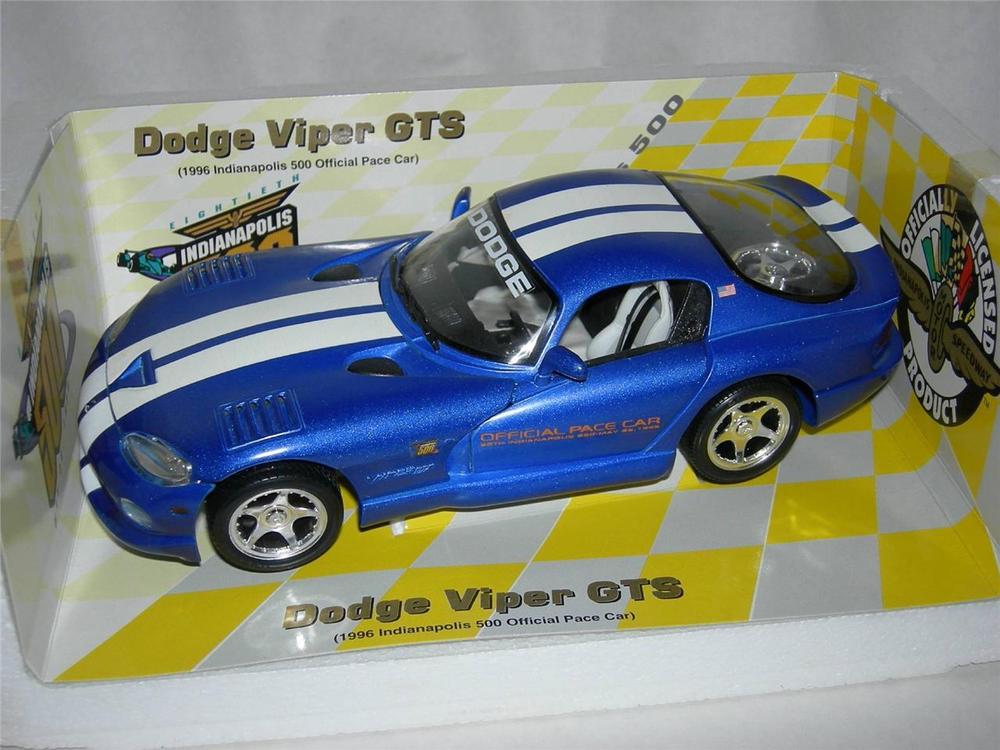 dodge viper maisto