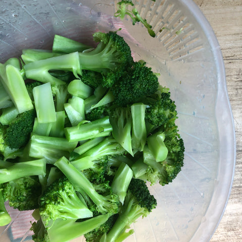 korean recipe broccoli with sesame oil infrared-roasted sesame oil infrared-roasted sesame seeds