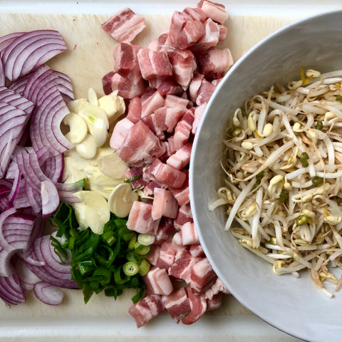 korean recipe bean sprouts (mung bean) and pork stirfry brown rice vinegar infrared-roasted sesame seeds infrared-roasted sesame oil ganging korean soy sauce