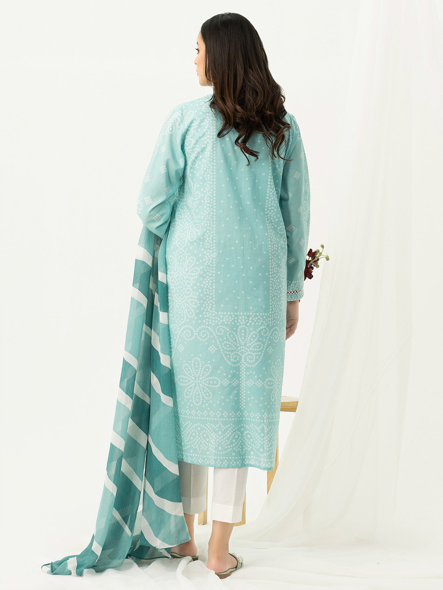 2 Piece Texture Lawn Suit-Embroidered (Pret)