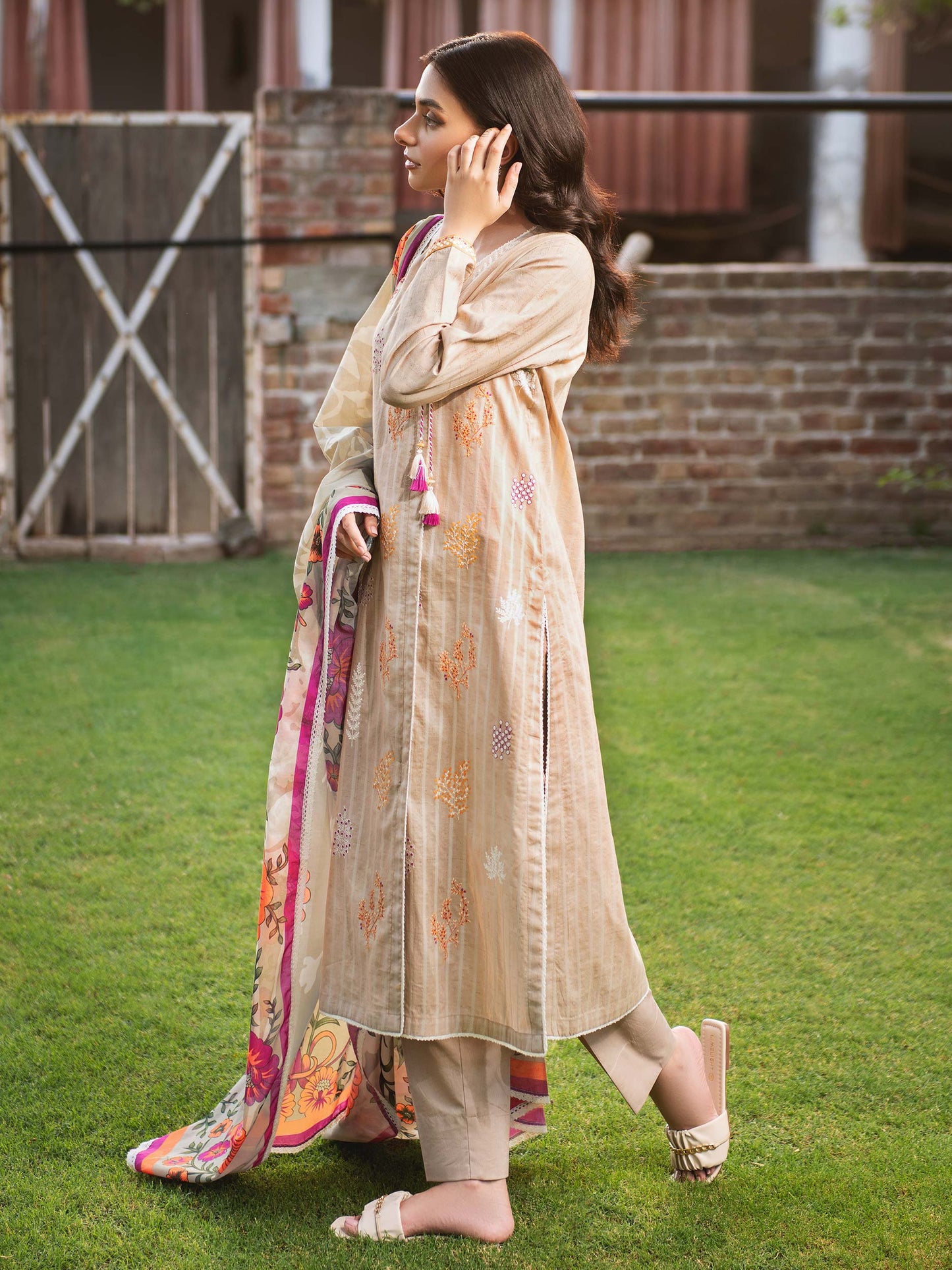 3 Piece Lawn Suit-Embroidered (Unstitched)