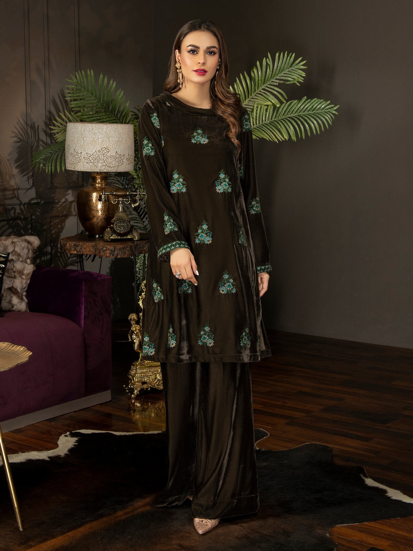 2 Piece Velvet Suit-Embroidered (Unstitched)