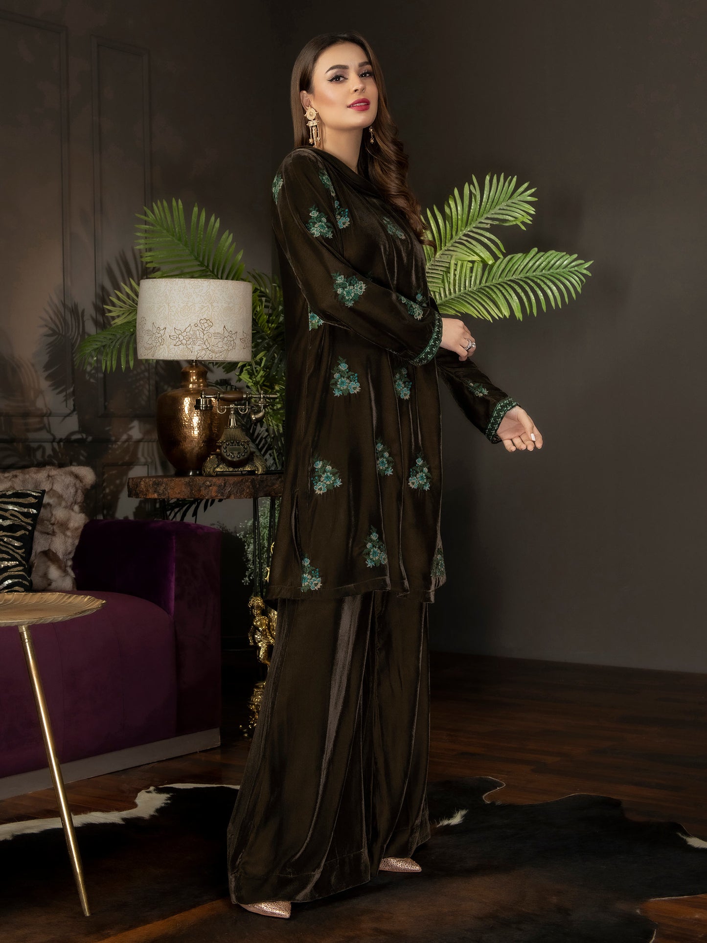 2 Piece Velvet Suit-Embroidered (Unstitched)