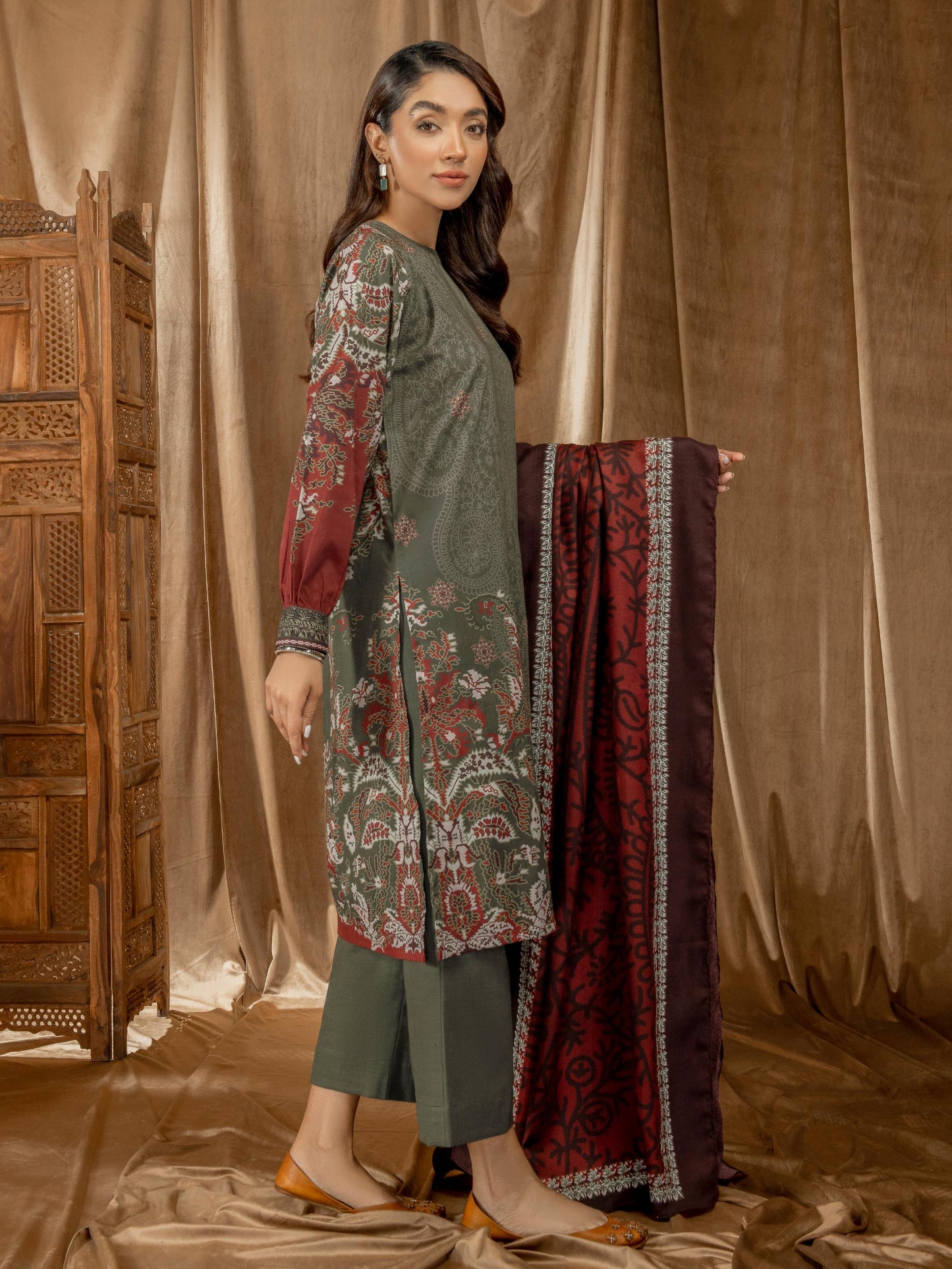 3 Piece Khaddar Suit-Printed (Unstitched)