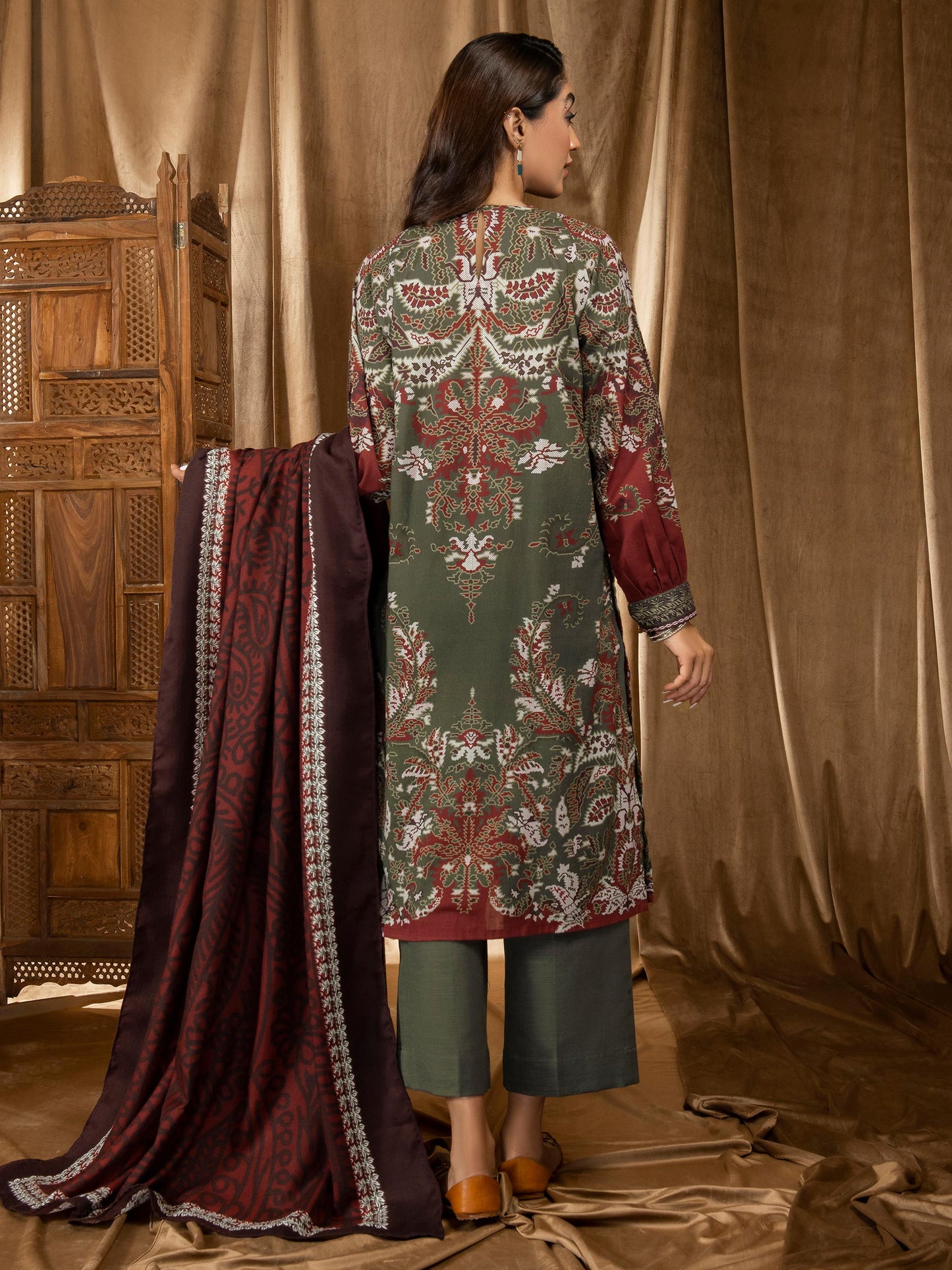 3 Piece Khaddar Suit-Printed (Unstitched)