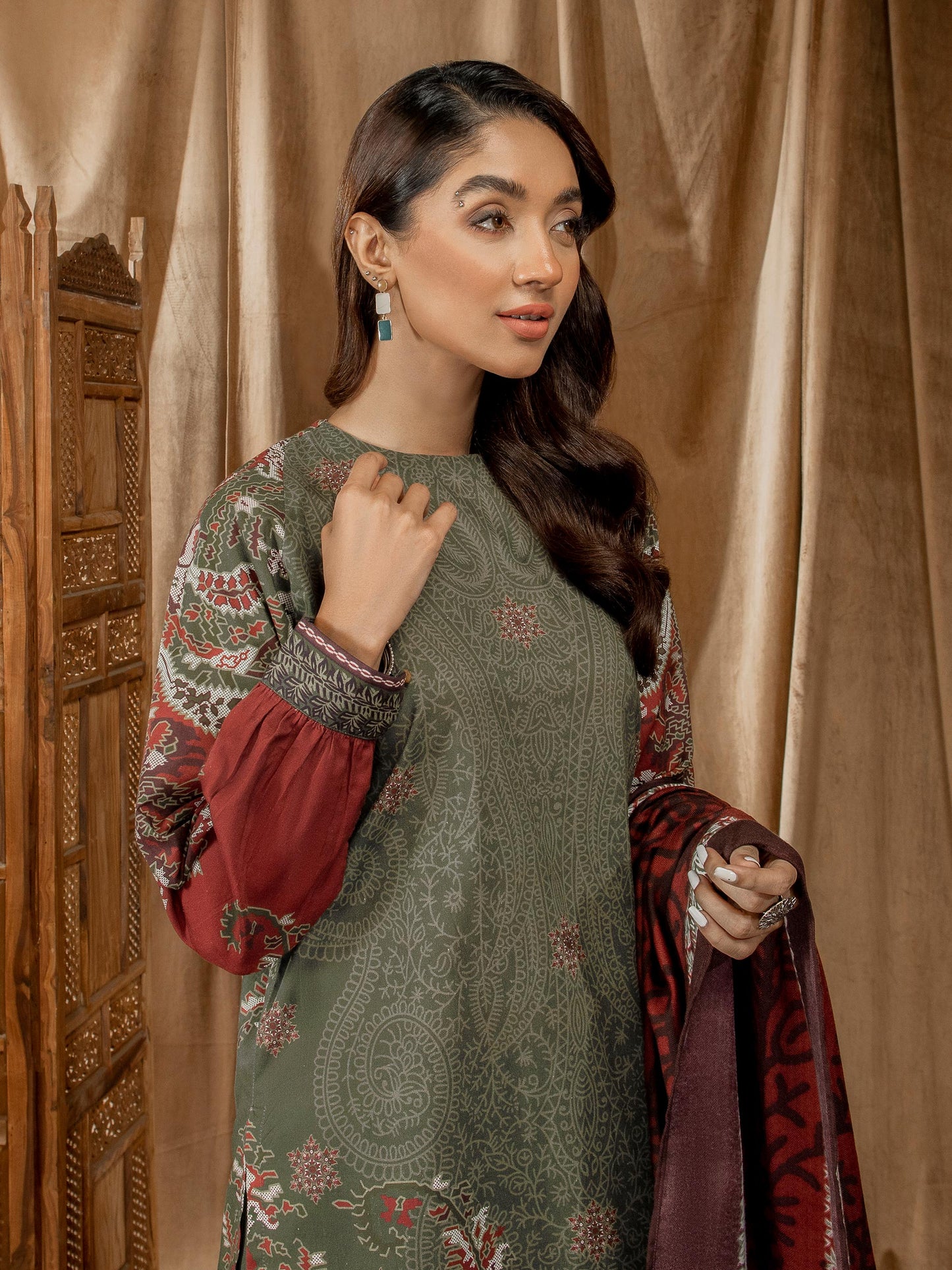 3 Piece Khaddar Suit-Printed (Unstitched)