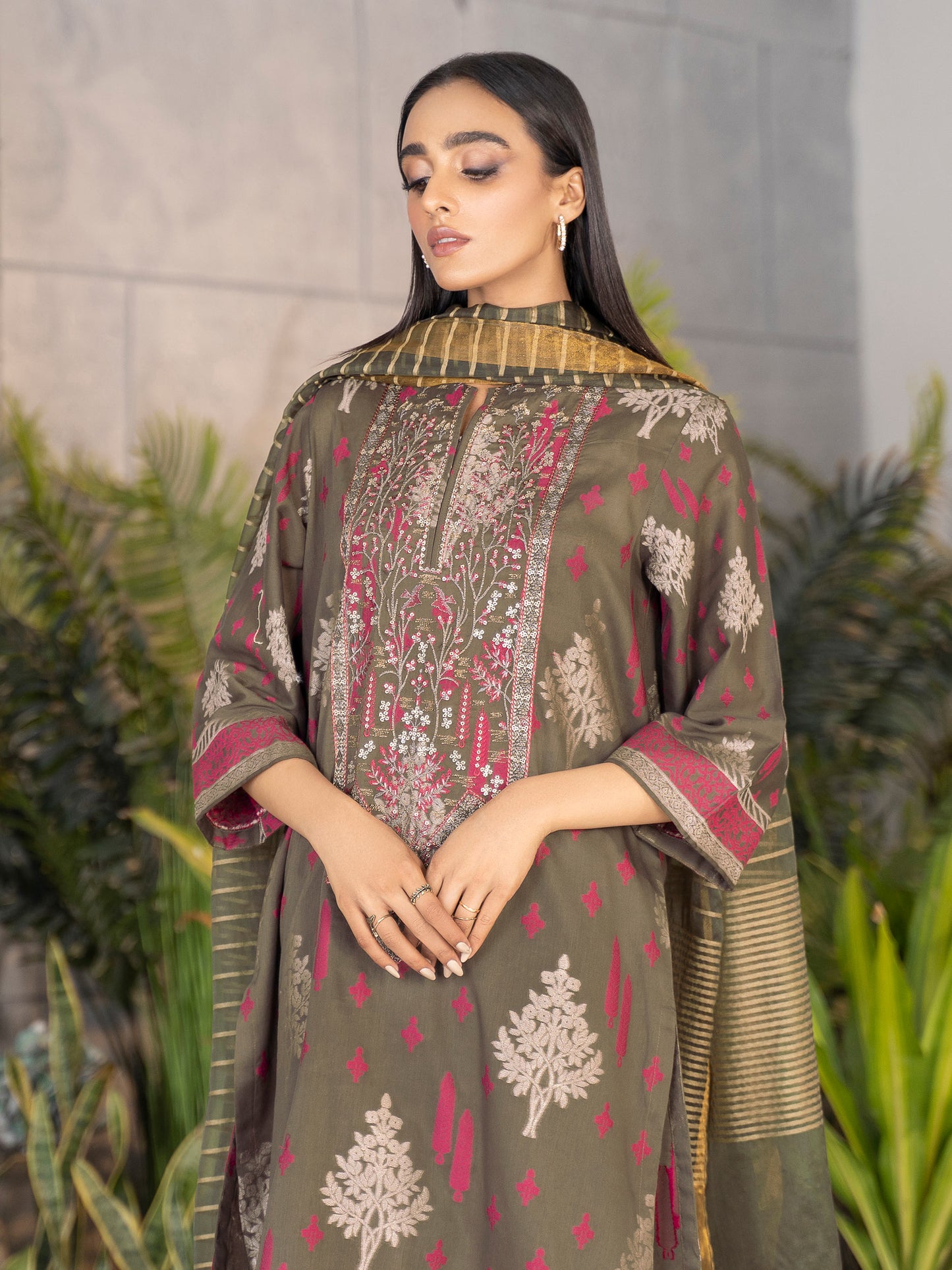 3 Piece Embroidered Jacquard Suit