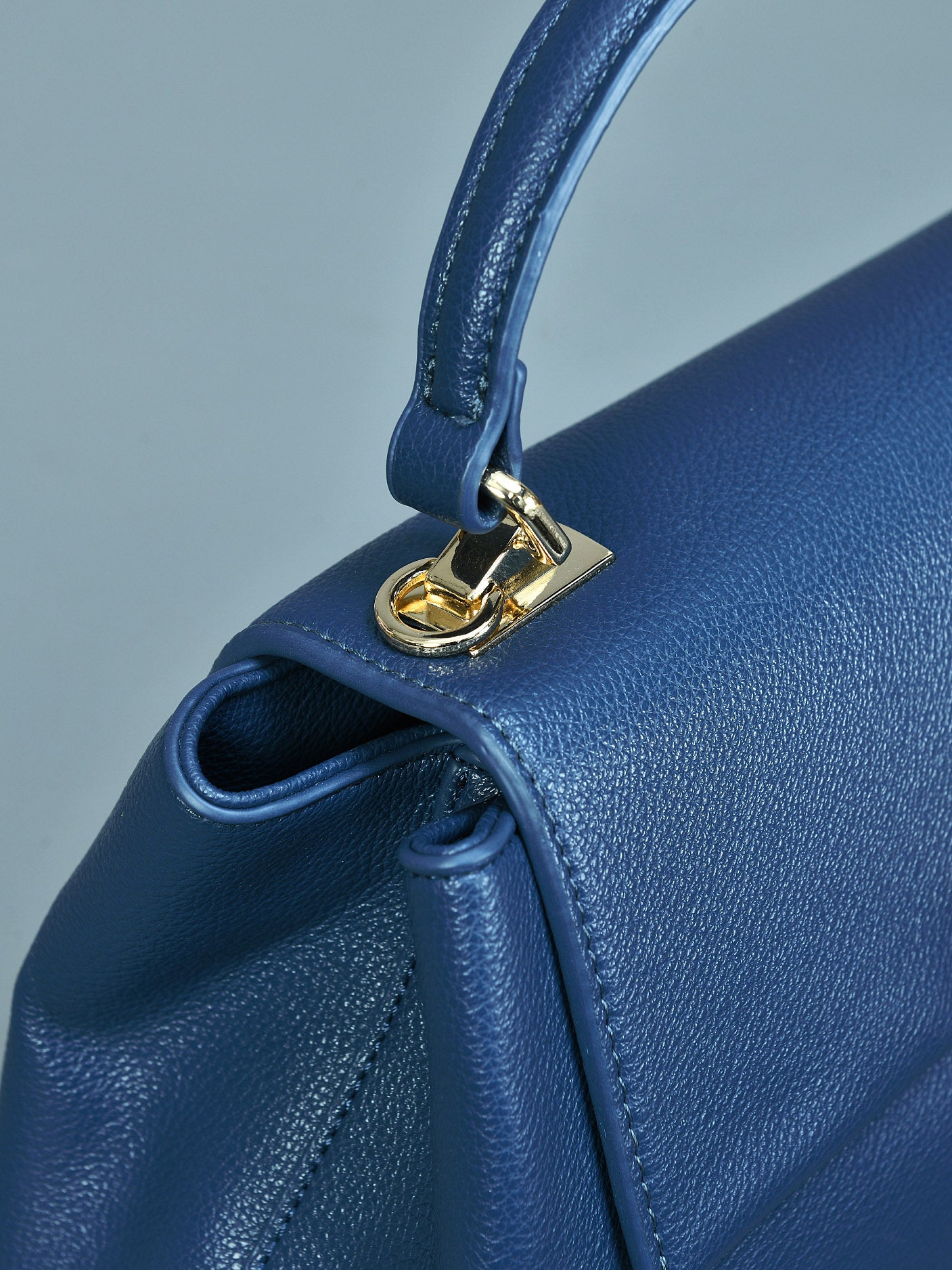 Boxed Shaped Hand Bag Boxed Shaped Hand Bag