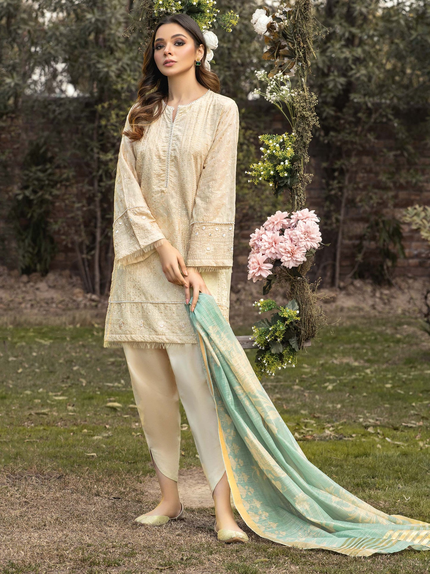 2 Piece Lawn Suit-Embroidered (Unstitched)