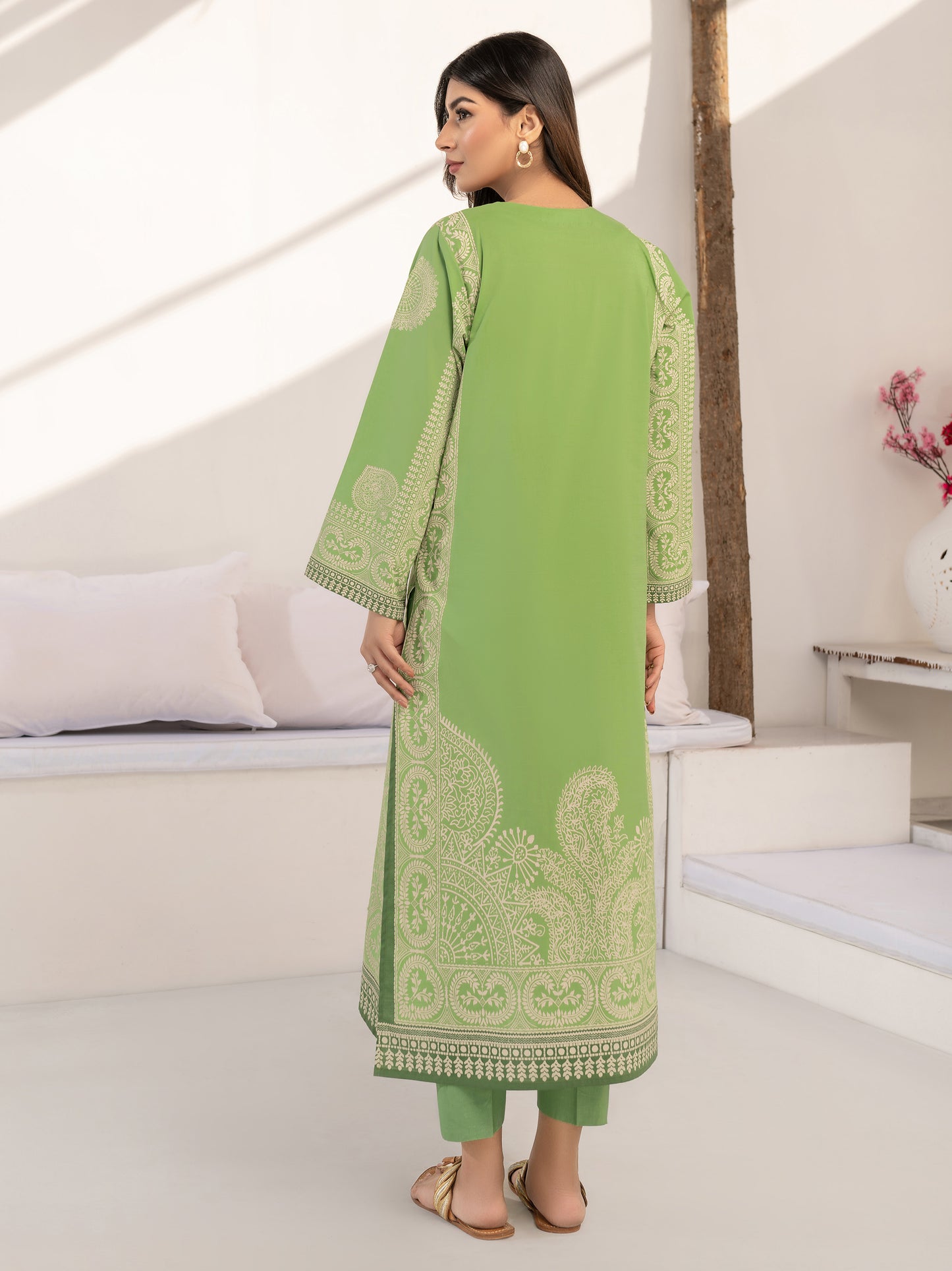 2 Piece Lawn Suit-Embroidered (Unstitched)