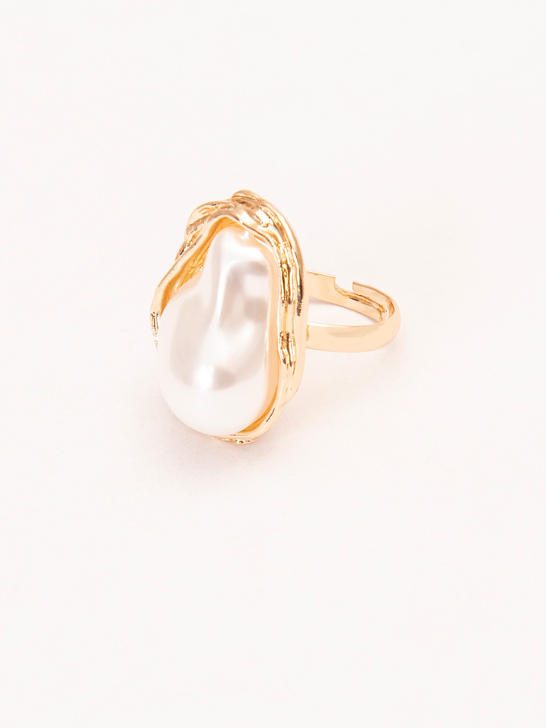 Deshaped Moonstone Ring