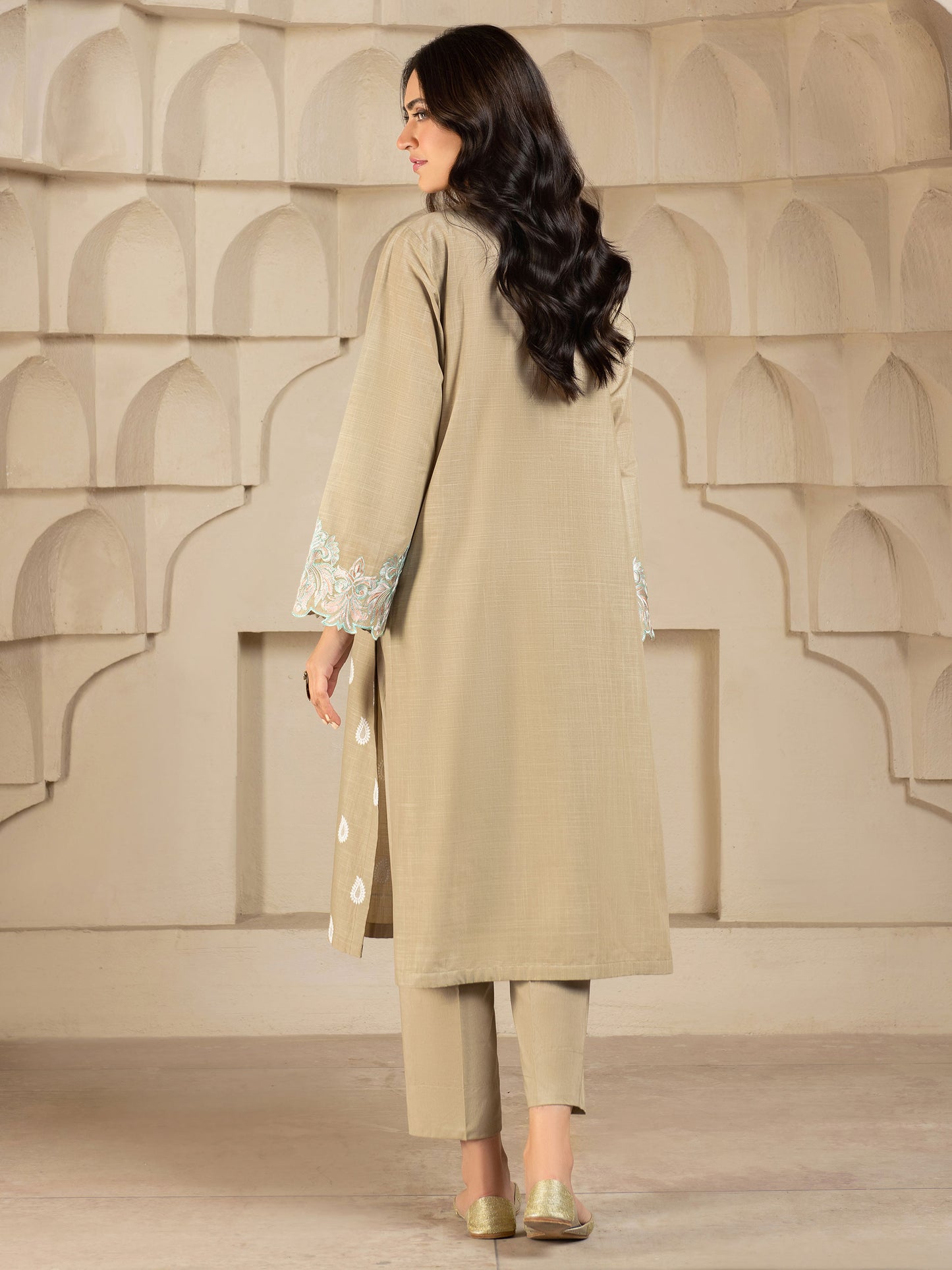 2 Piece Lawn Suit-Embroidered (Unstitched)