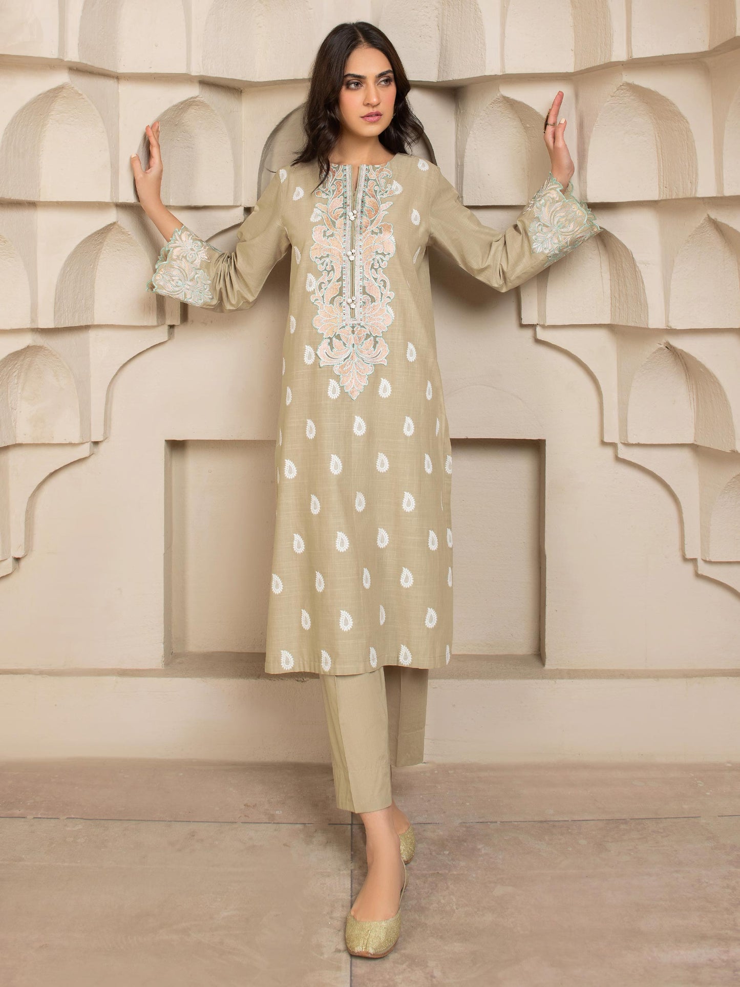 2 Piece Lawn Suit-Embroidered (Unstitched)