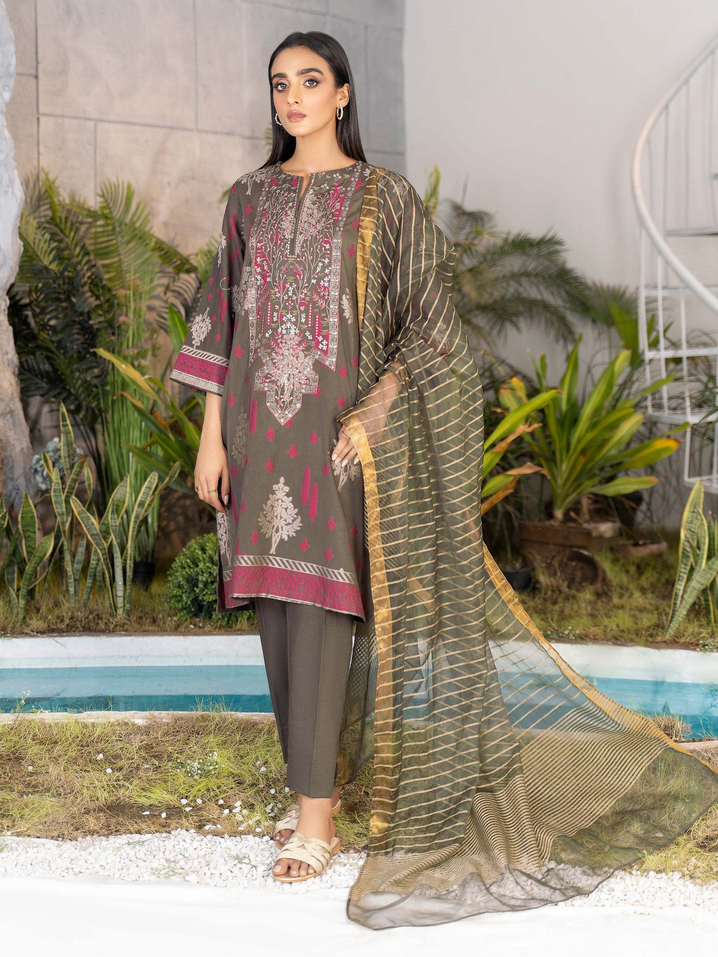 3 Piece Embroidered Jacquard Suit