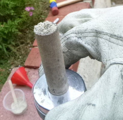 Bentonite clay in rocket tube