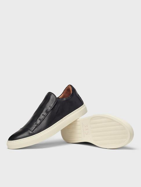 reed laceless low top sneaker