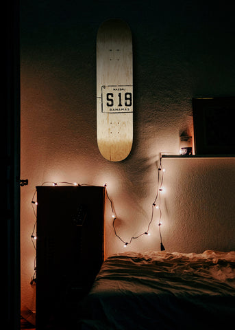 put skateboard on the wall, mounting a skateboard on the wall