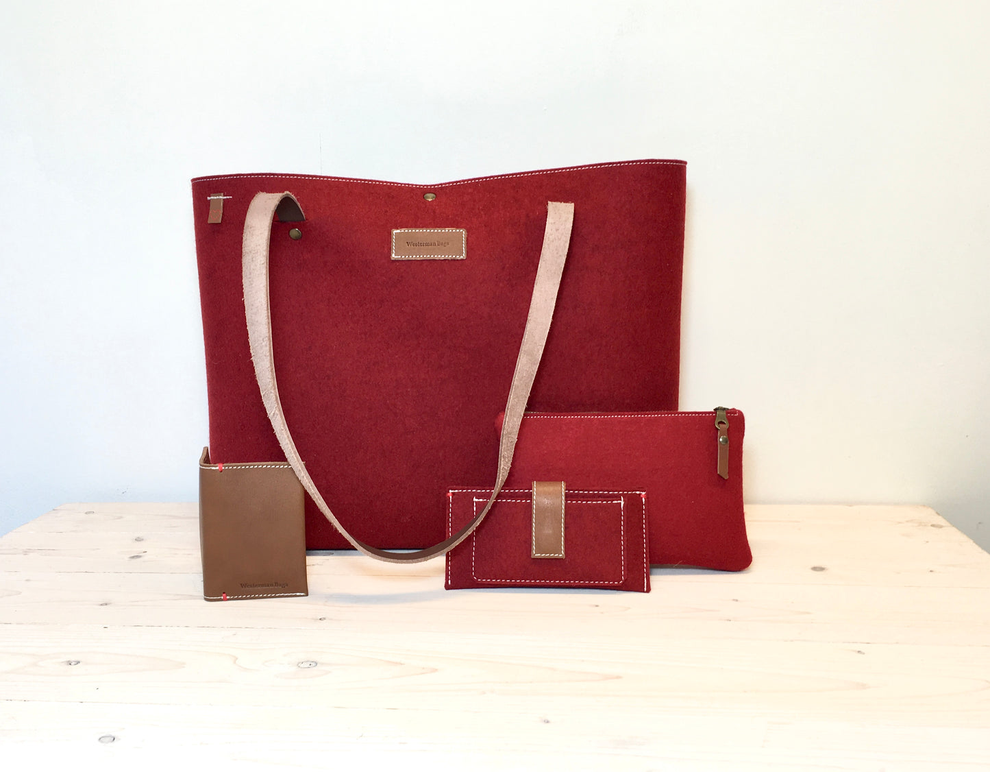GRIFT XL TAS VILT - ROOD - met rits - Westerman Bags vilten tassen en hoezen. Dutch Design.
