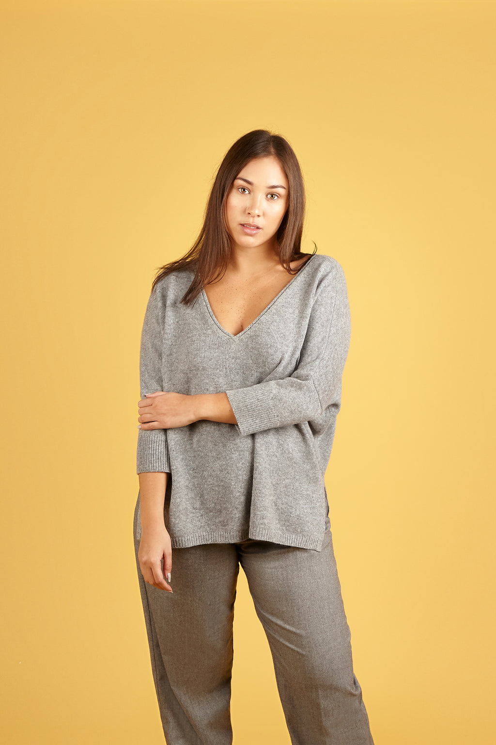 Common Thread | Women's Cashmere | Grey Relaxed V Neck Jumper, Sweater