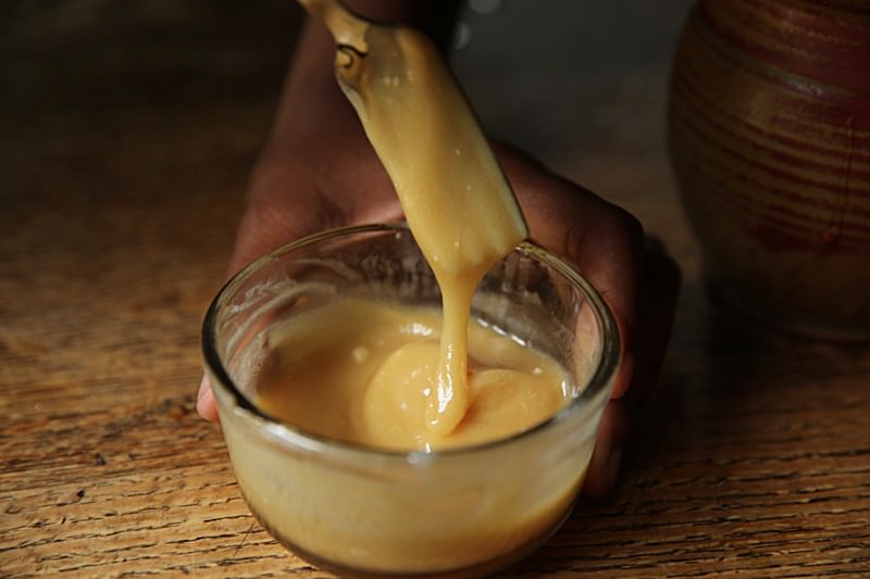 Combine honey, butter and a pinch of salt if you are using unsalted butter & Mix until creamy