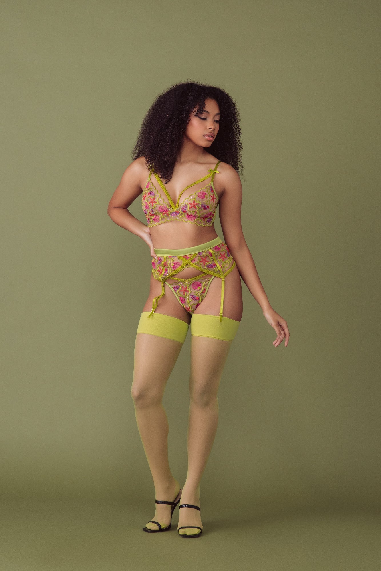 Sparkling Sea Shells Embroidered Garter Belt By Kilo Brava - L + XXL