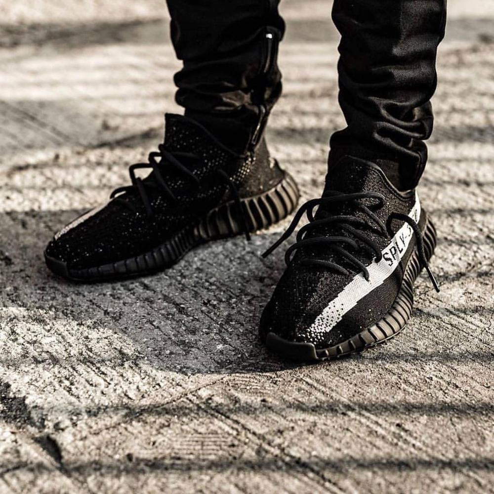 adidas yeezy boost black and white