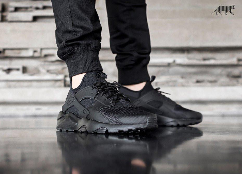 huarache all black