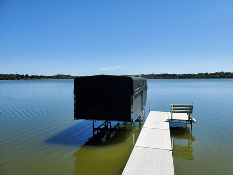 Boat dry dock enclosure