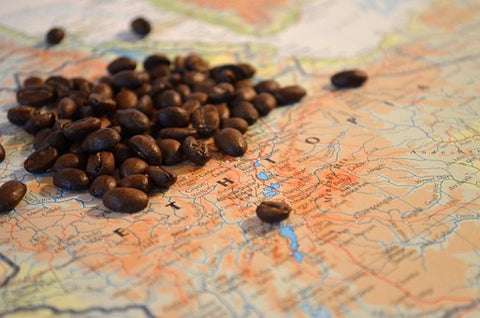 etiyopya haritas%u0131 üzerinde kahve çekirdekleri