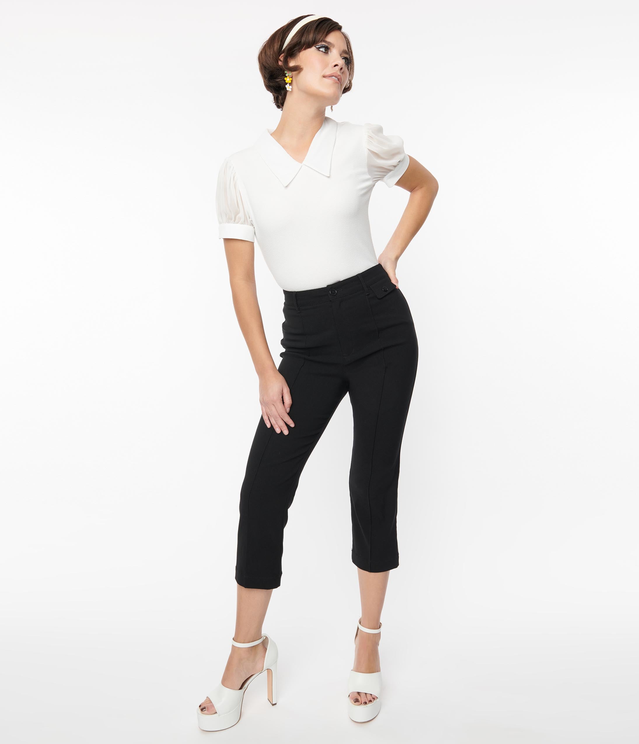 

Smak Parlour Black Pintuck Capris