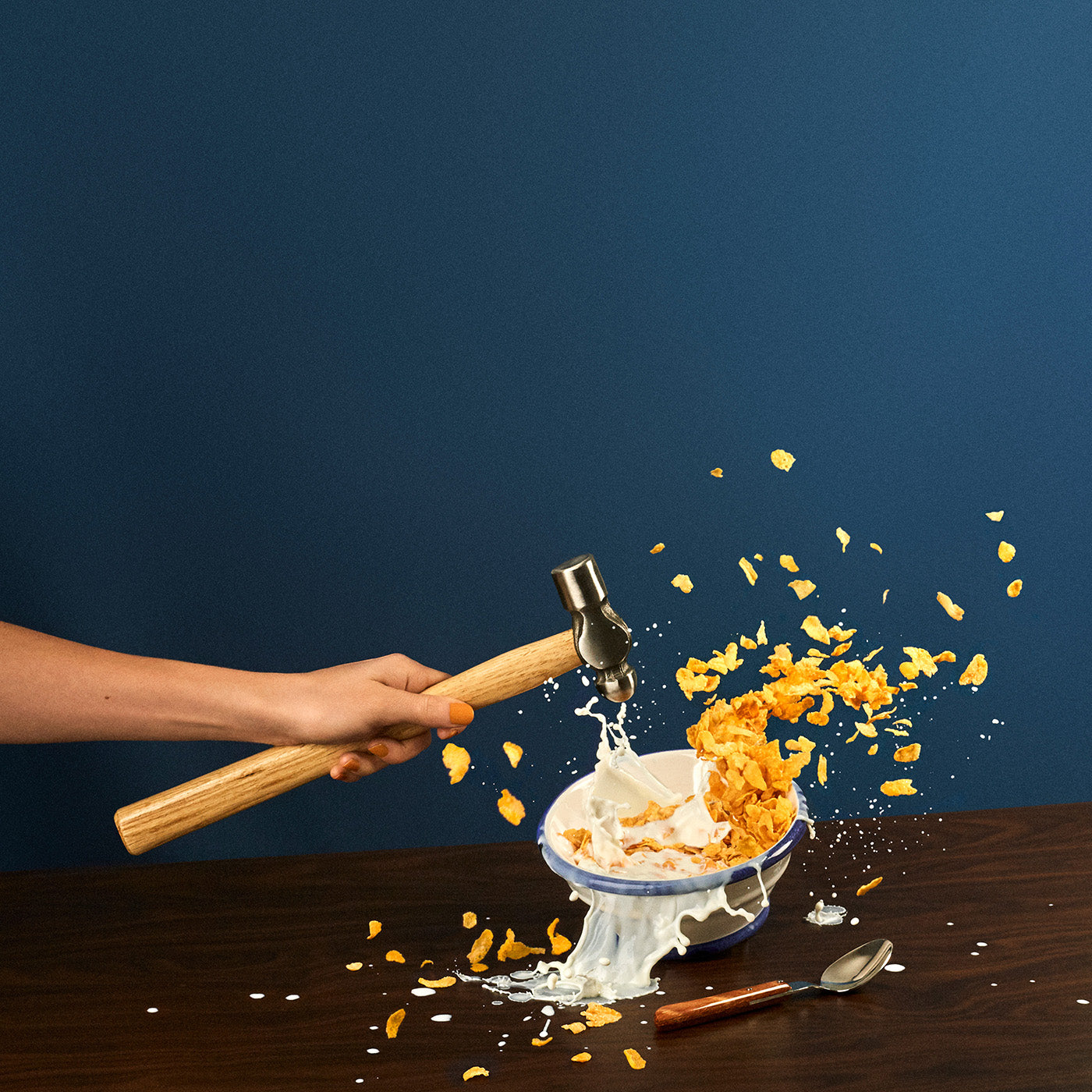 Smashing cereal. An image from Break/Fast by Fragmento Universo 