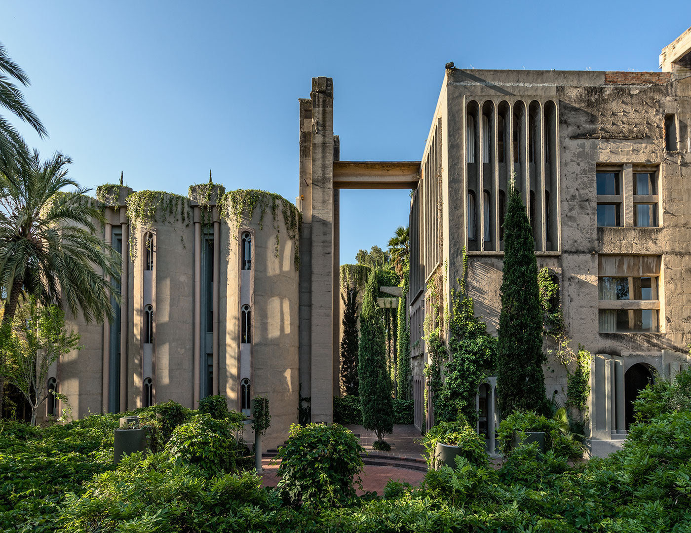 Architect Ricardo Bofill Builds a Concrete Paradise