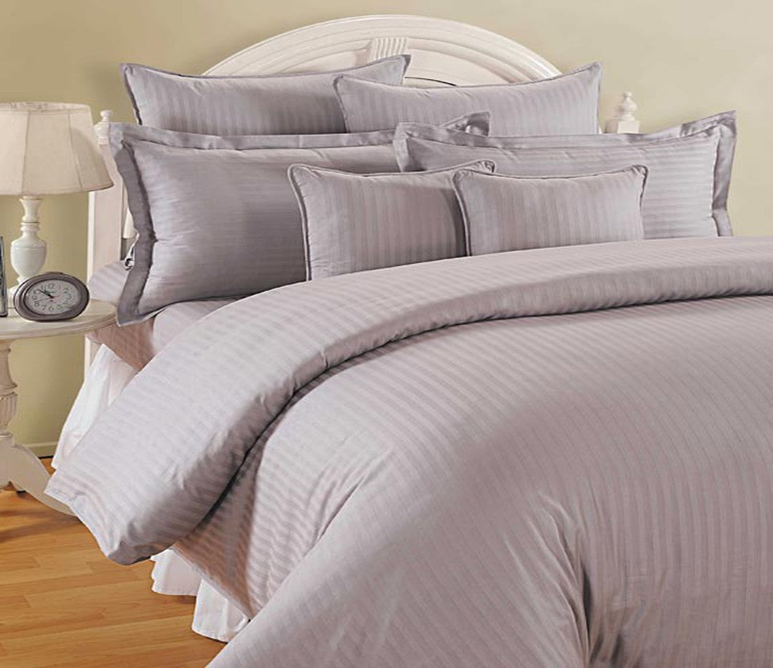 Swayam Mauve Sonata Classic Duvet Cover Set Olivetheory