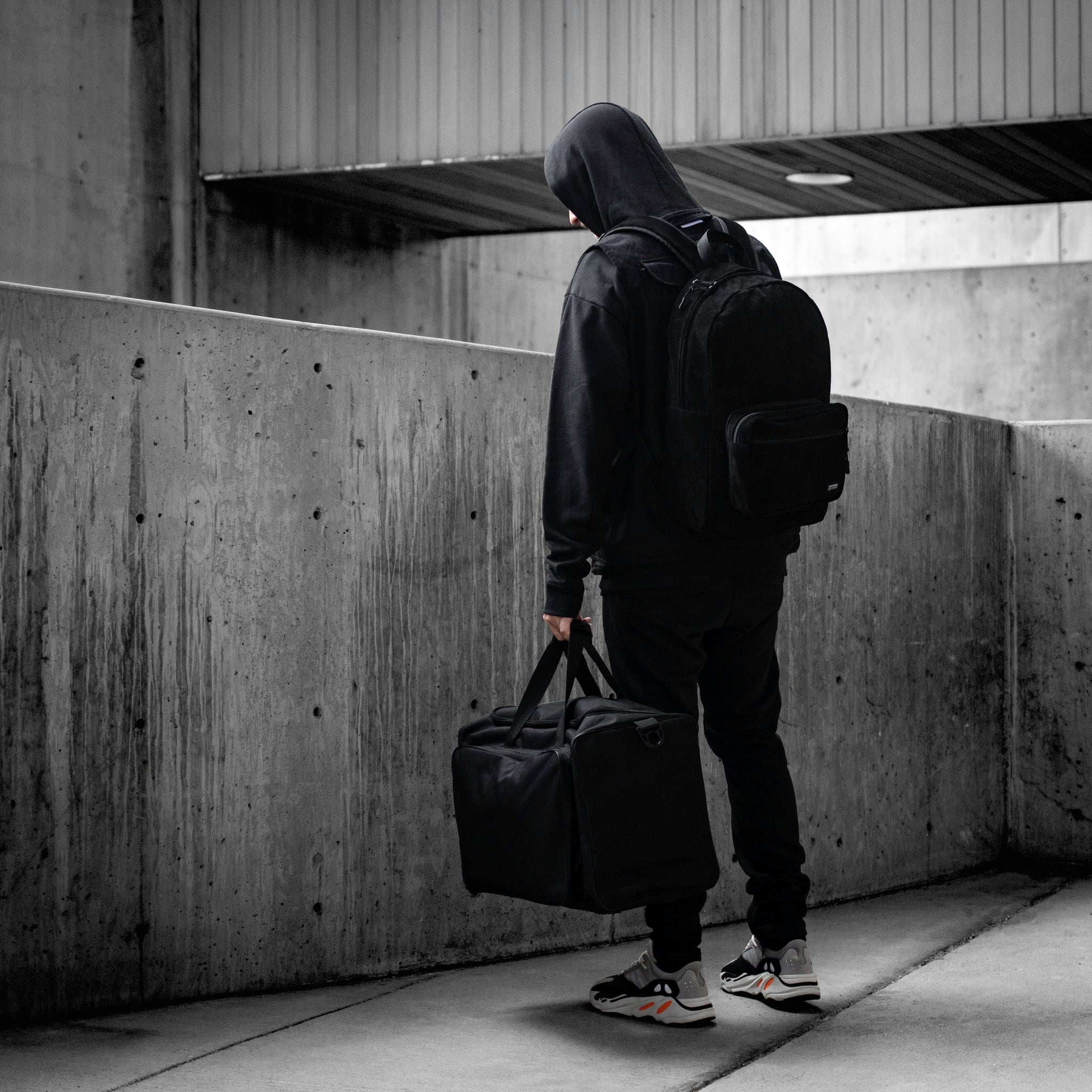 Logo Duffle Bag : Black/Black