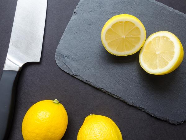 Should You Be Drinking Lemon Water?