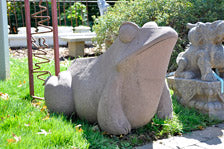 Angular Frog 36″ – Brown Sandstone