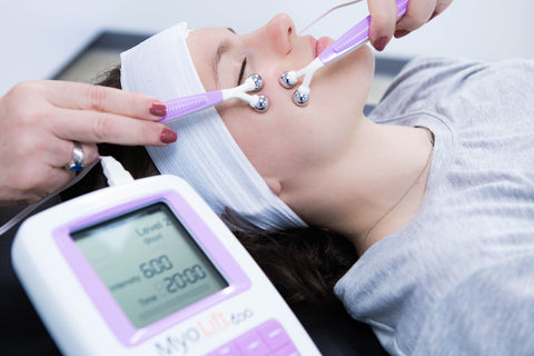 relaxing microcurrent facial should not cause pain or twitching