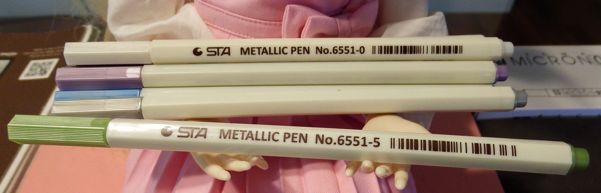 artsy sister,markers,metallic pens