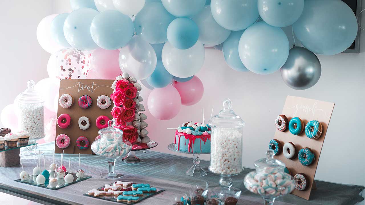 How to Plan a Party on a Budget - Balloon Decor | Balsa Circle Blog - BalsaCircle.com