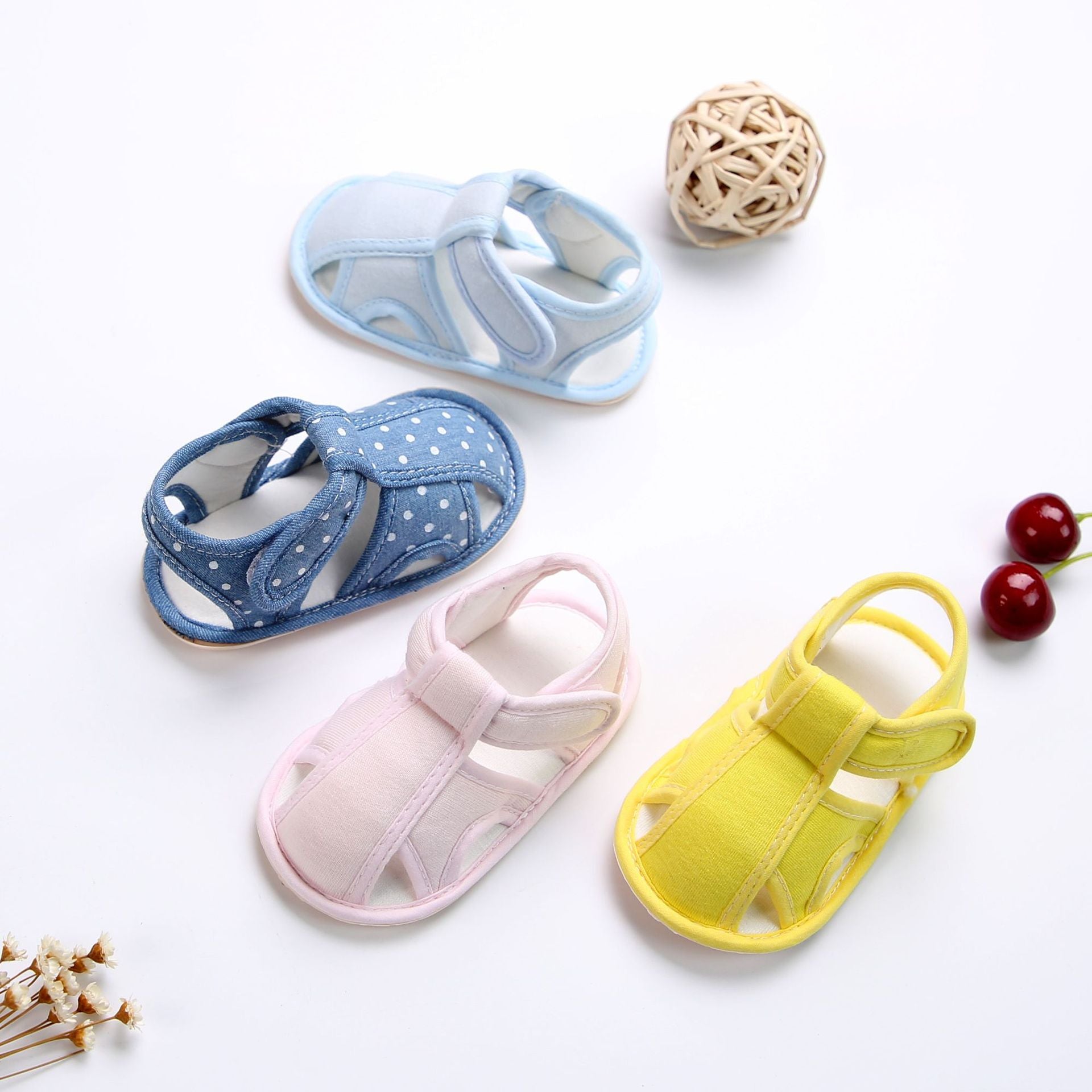 

Sandale pentru copii Pantofi pentru bebeluși Pantofi pentru copii de vată cu fund moale nou