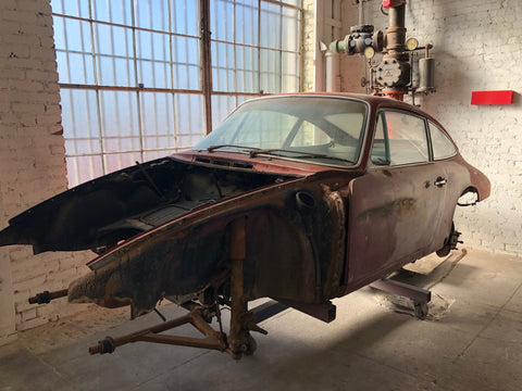 rusty porsche 911 body