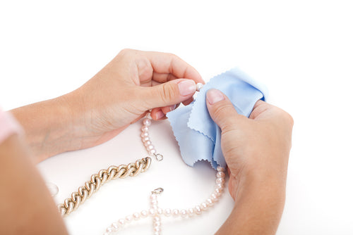 cleaning jewelry with cloth