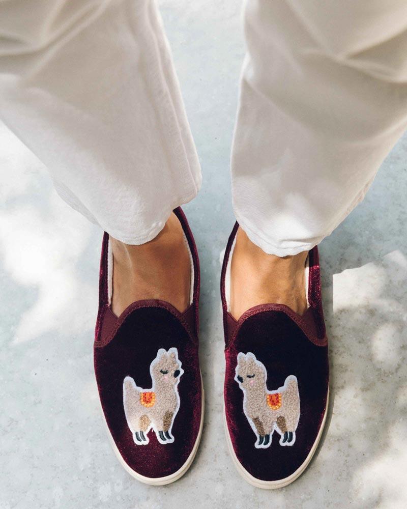 soludos llama slip on