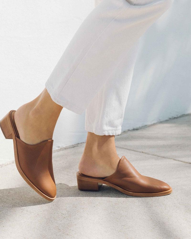 soludos leather mule