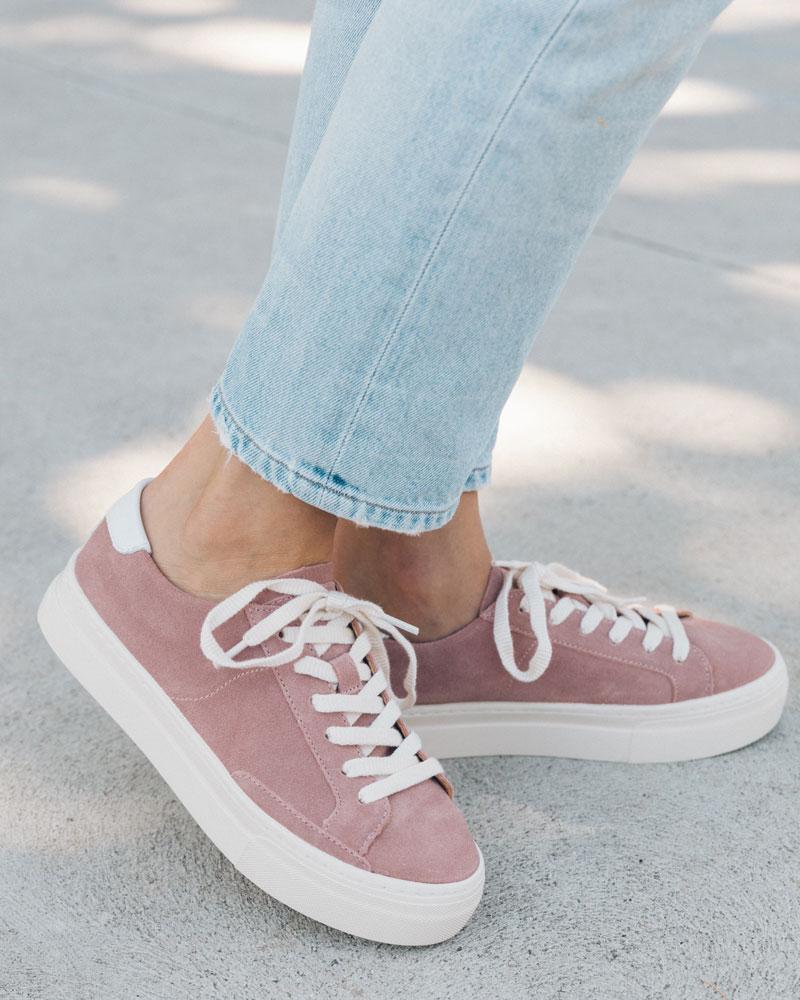 platform sneaker