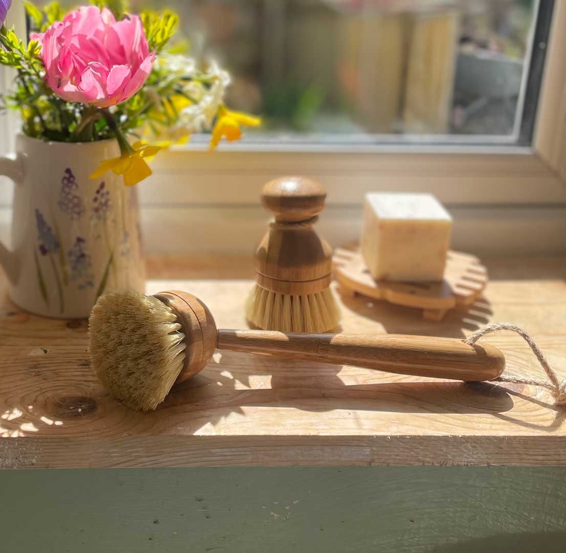 Long handled natural bristle wooden dish washing up brush 