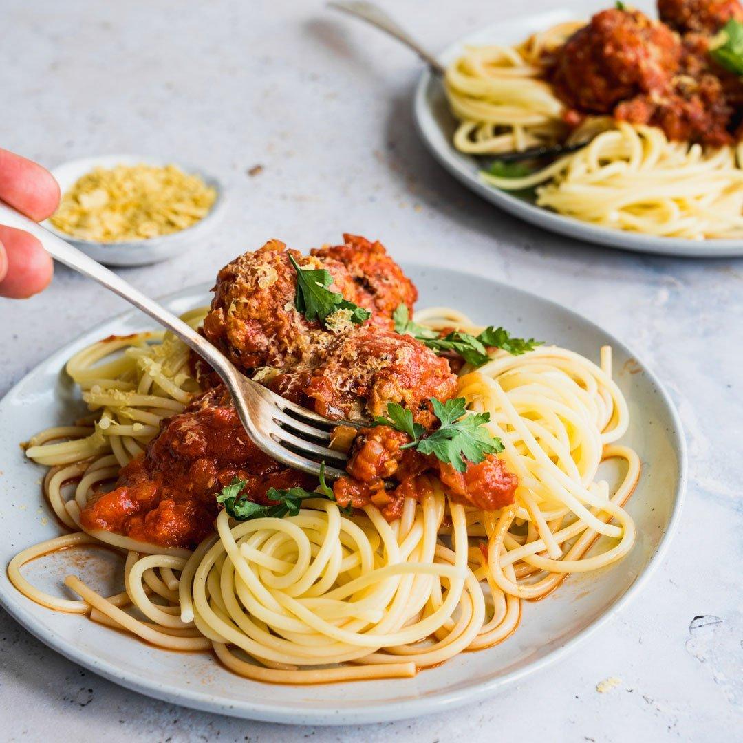 Spaghetti and Pork Meatballs Deliciou