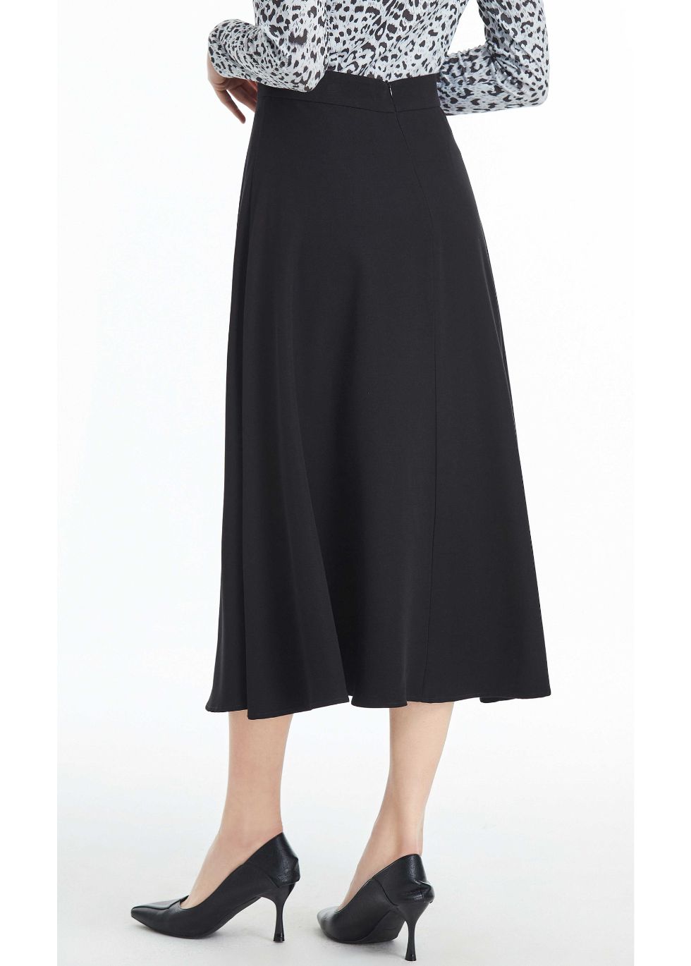 Fully Lined Black Midi Skirt with Front Button Detail - seilerlanguageservices